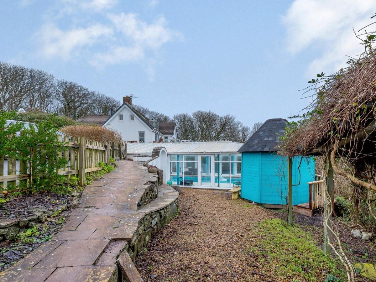 Pixie Grove Villa Penally Bagian luar foto