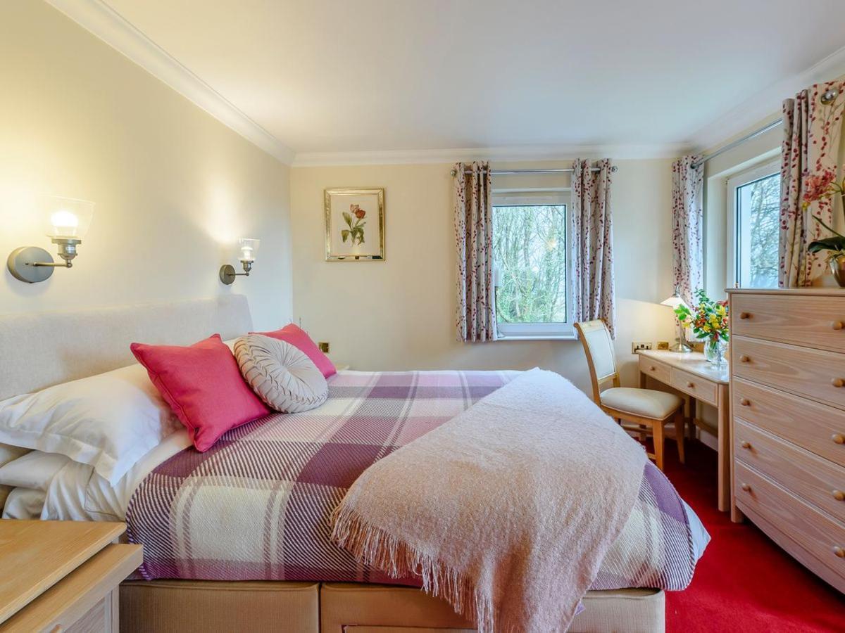 Pixie Grove Villa Penally Bagian luar foto